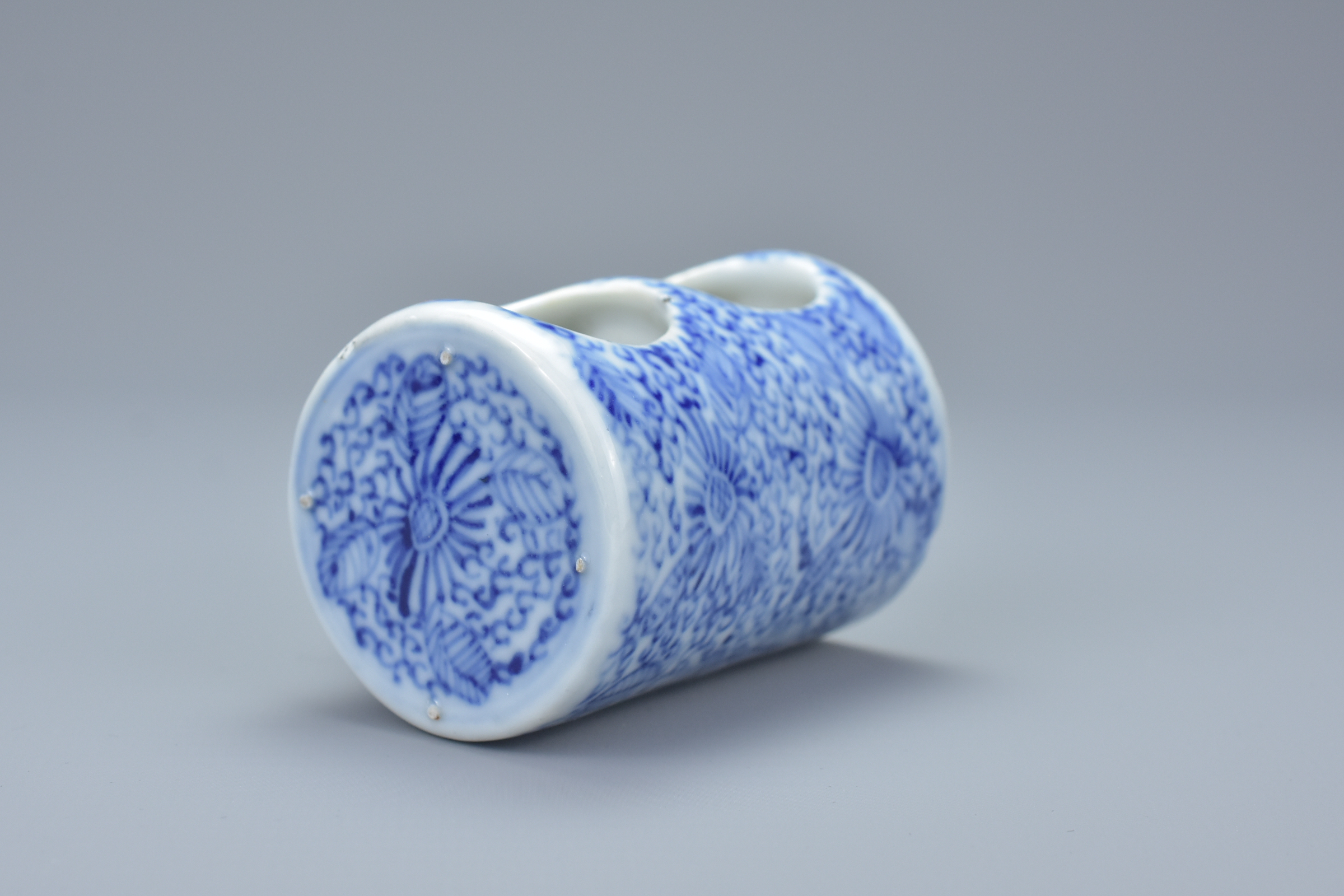 Chinese Early 19th century Blue and White Porcelain Double Bird Feeder, 6.5cms long - Image 2 of 5