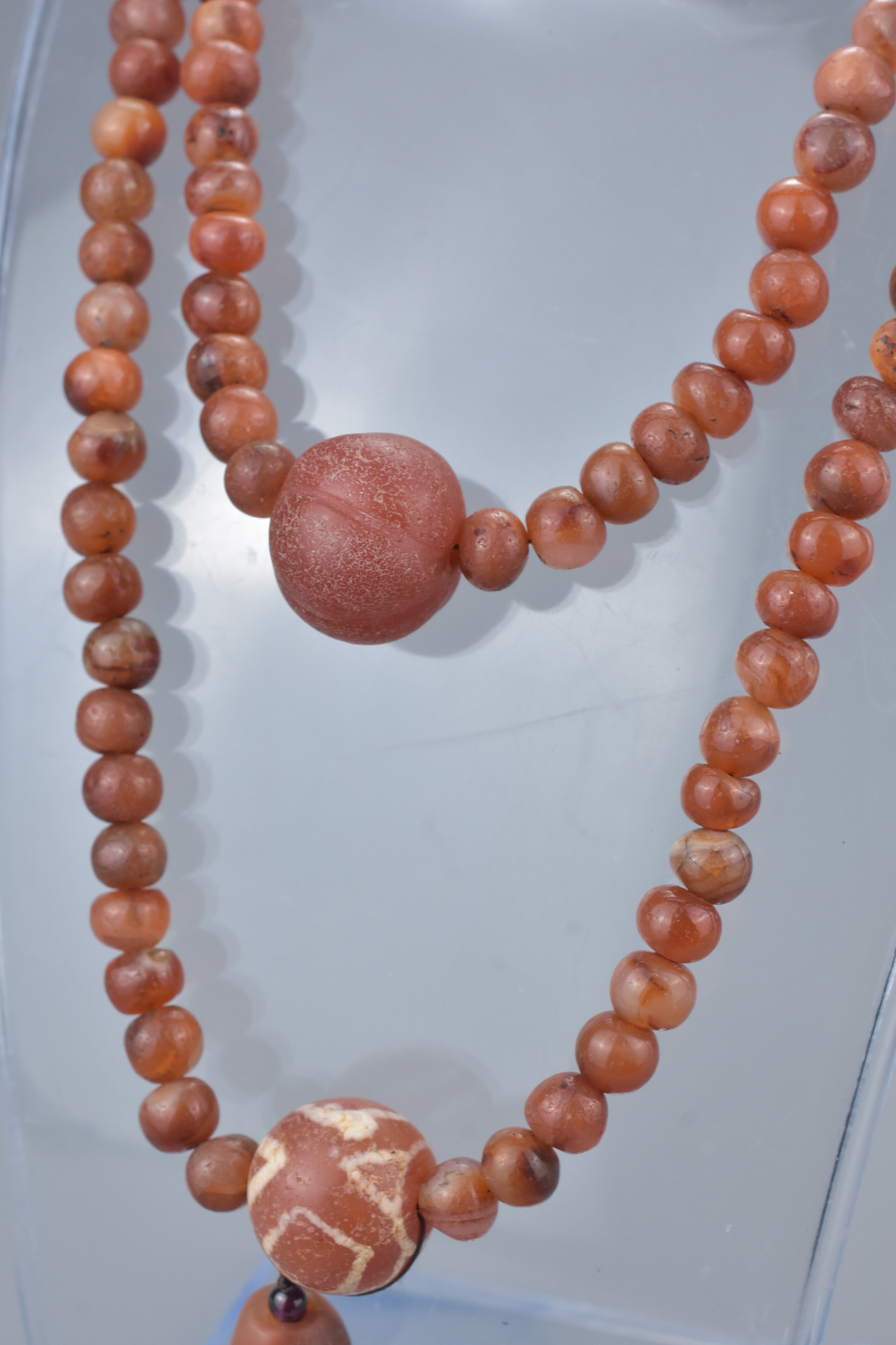 Chinese Red Agate Bead Necklace, approximately 72cms long - Image 4 of 5