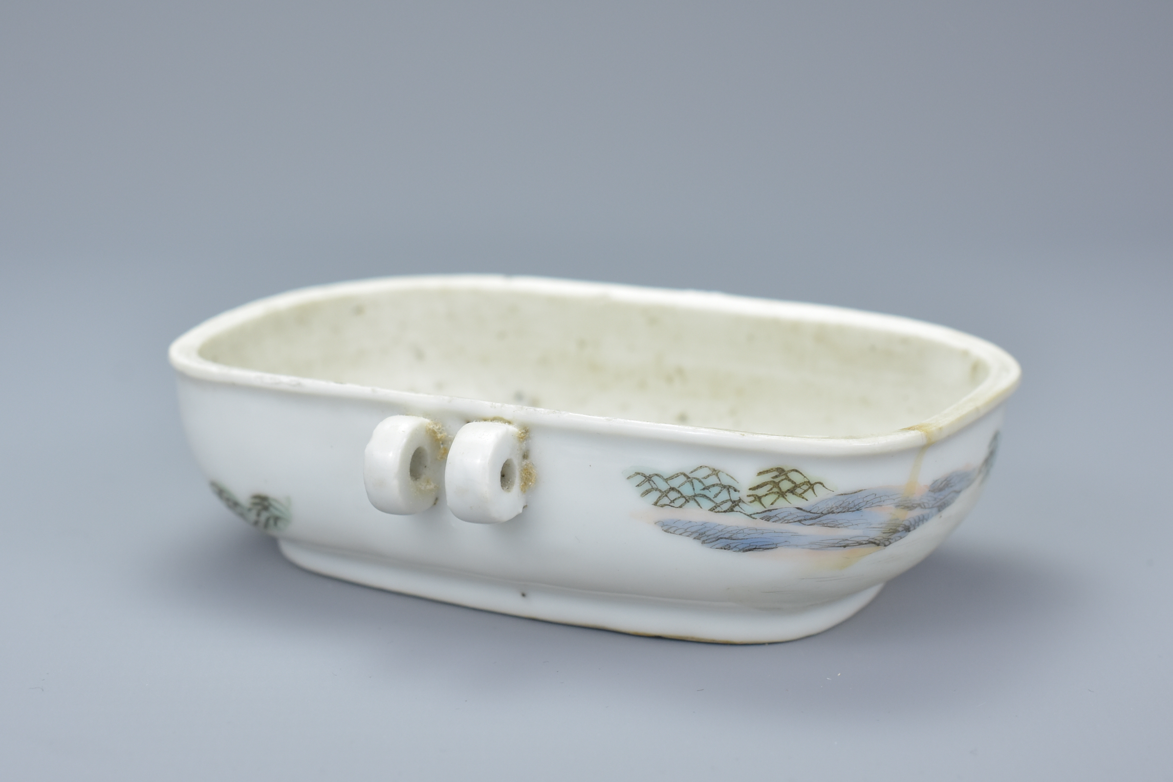 Three Chinese 19th century Porcelain Bird Baths, two Famille Rose examples and one blue and white, 1 - Image 7 of 9