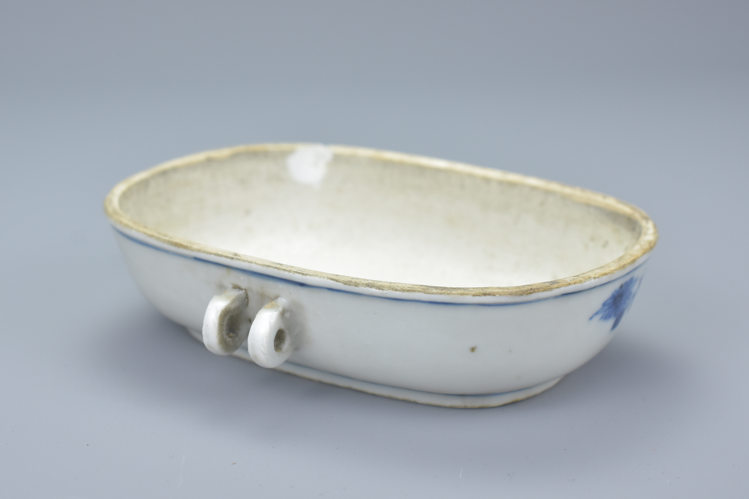 Three Chinese 19th century Porcelain Bird Baths, two Famille Rose examples and one blue and white, 1 - Image 3 of 9