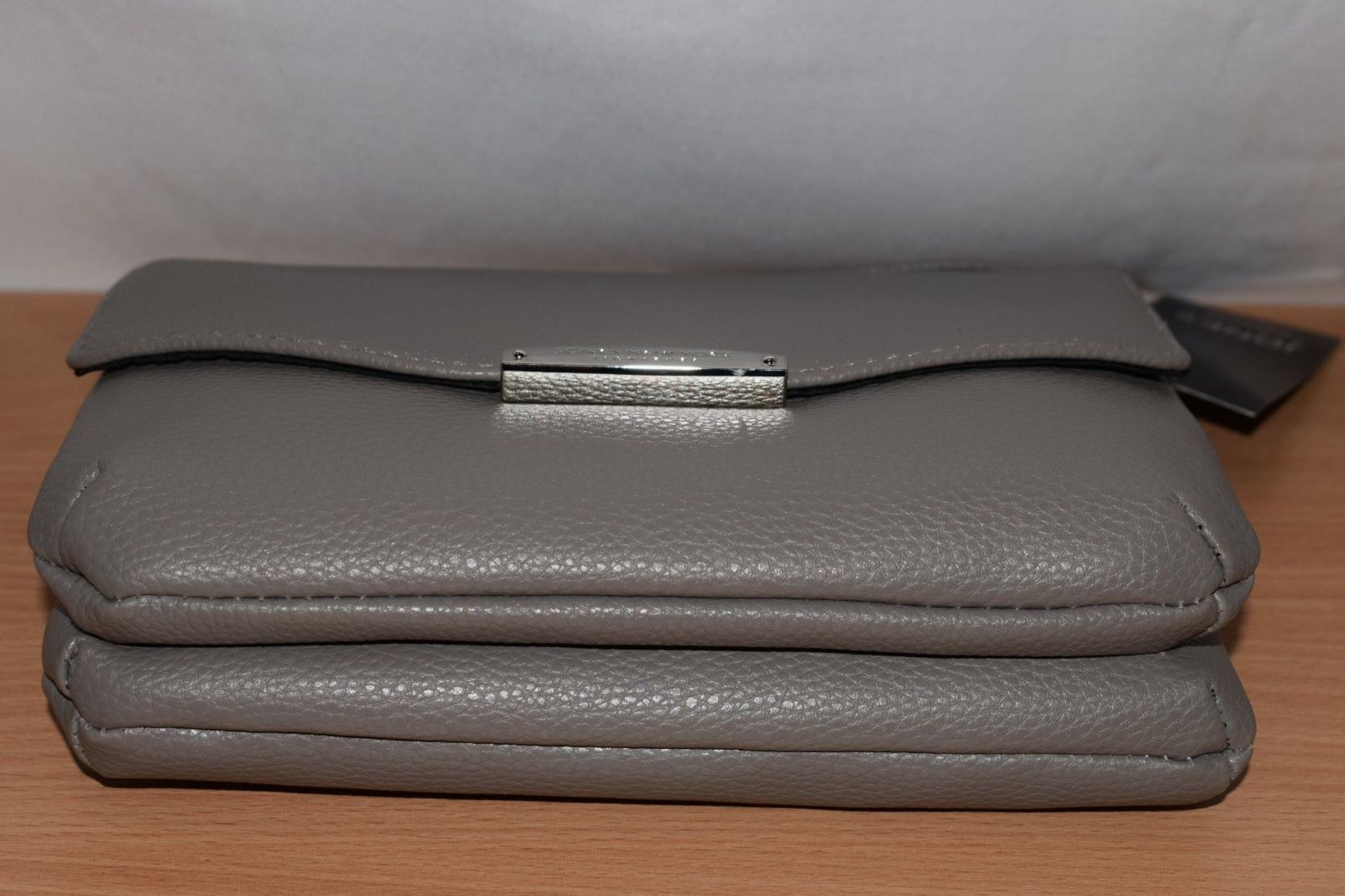 Jones New York Husky Grey Cara Crossbody Bag (New With Tags) [Ref: 53258228-Mi-Tub 1]-Mi - Image 4 of 4