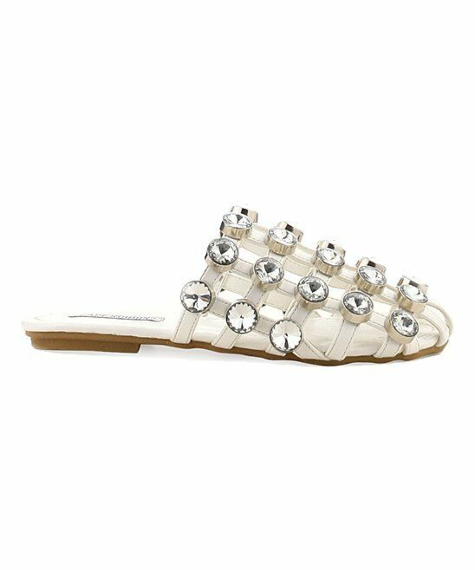 Cape Robbin Collection White Stud-Accent Coma Sandal (Uk Size: 6/Us Size: 8) (New With Box) [Ref: - Image 3 of 3
