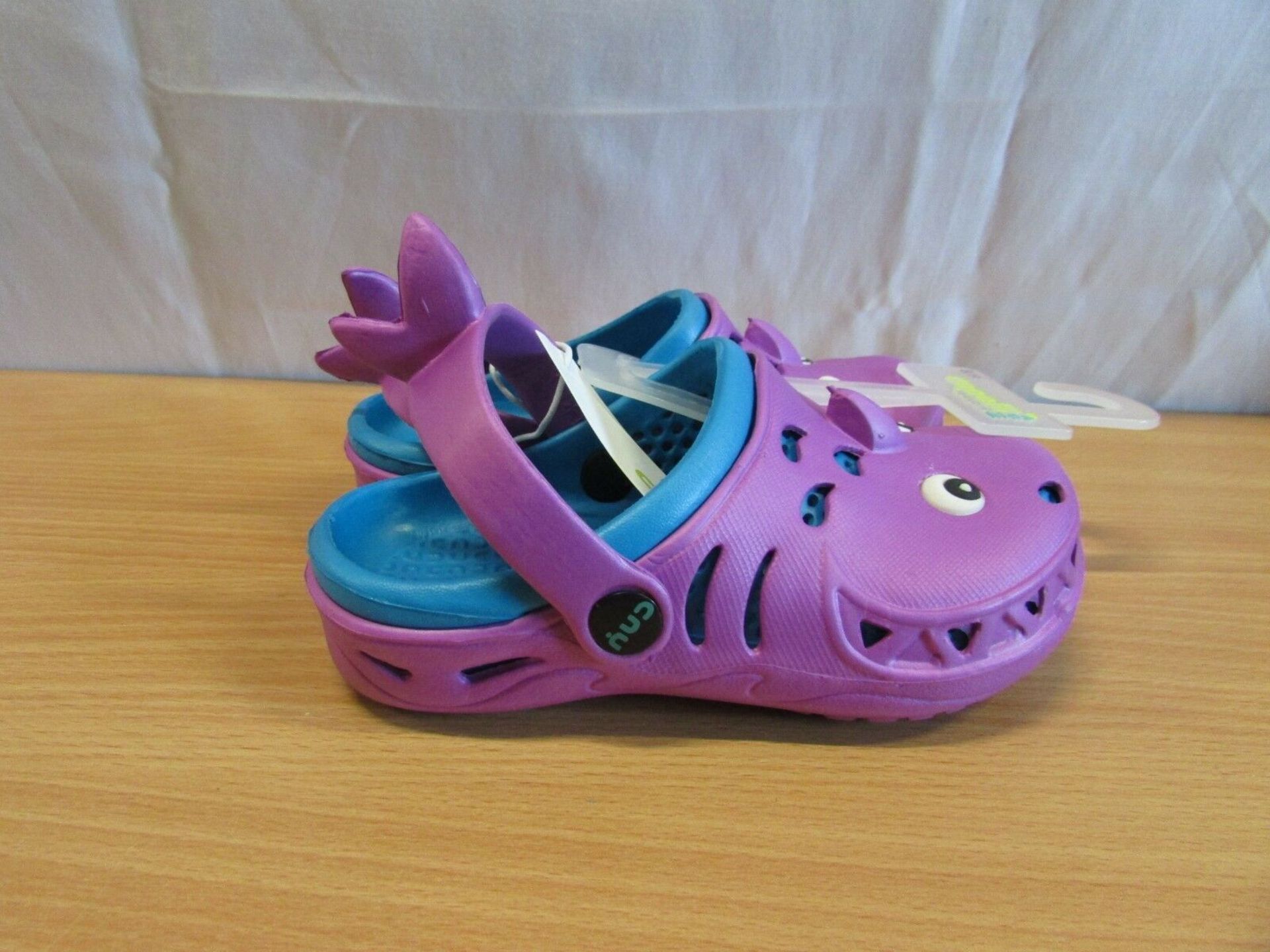 Capelli New York Purple Shark Clog (Uk Size:7/8/Us Size:8/9) (New Without Box) [Ref: M-004] - Image 2 of 3