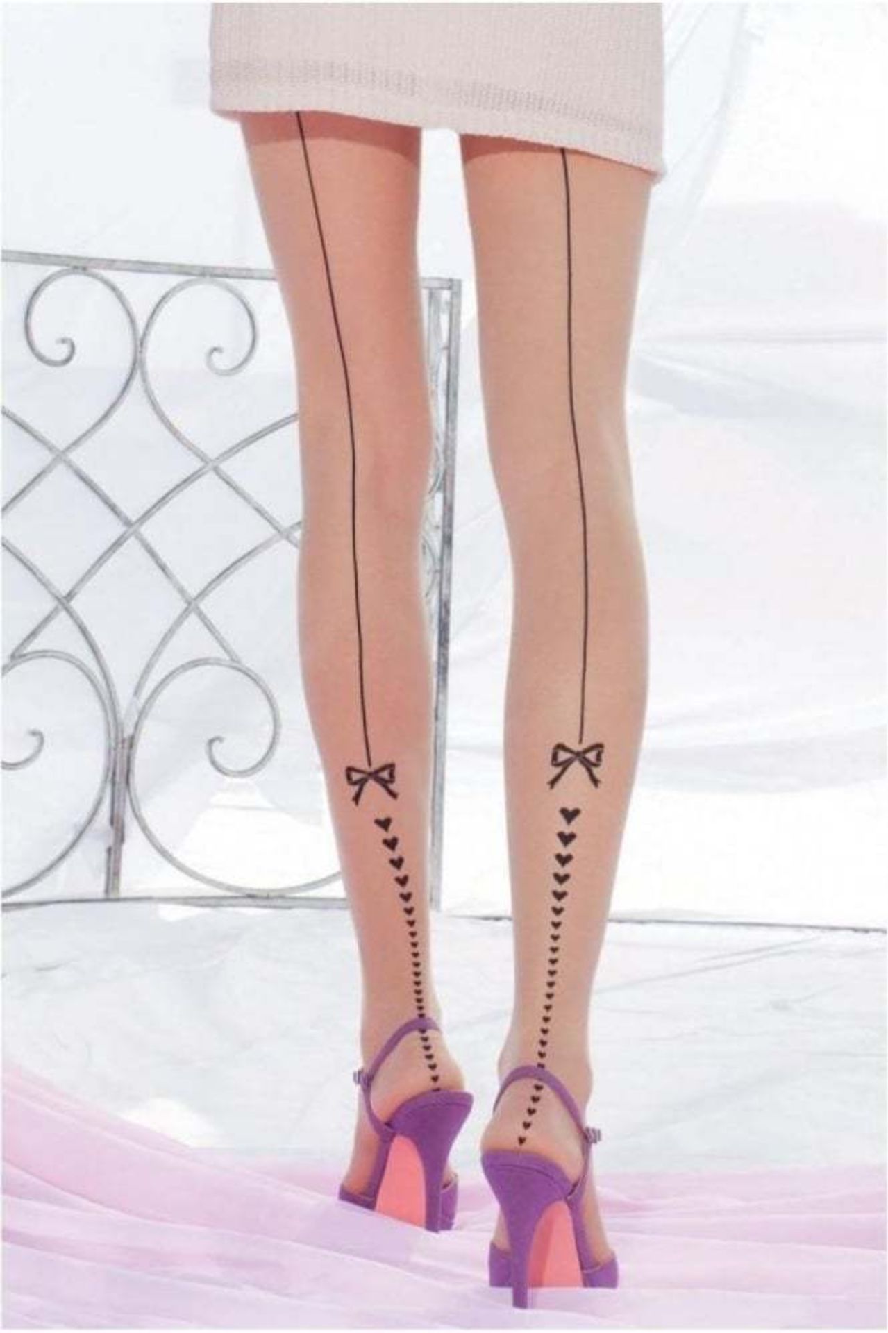 Trasparenze Travel Bow Backseam Tights, Black, Medium (New With Tags) [Ref: 8033686015053-A/Ebda2- - Image 2 of 2