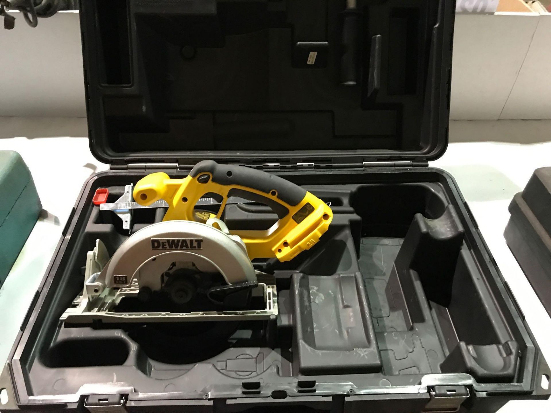 Dewalt 18 Volt Mini Saw w/ Case - Image 2 of 2