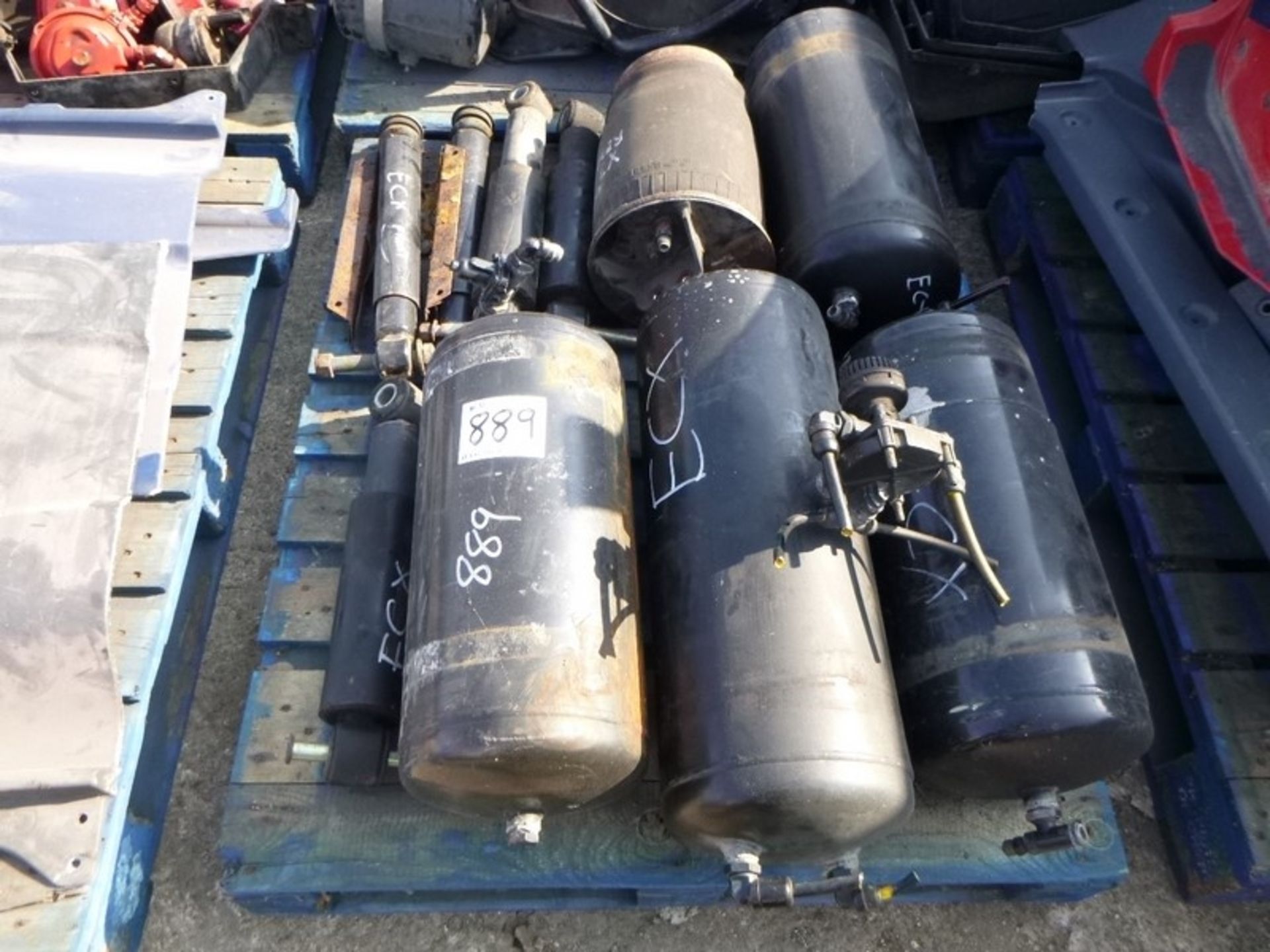 Pallet of Air Tanks &amp; Shock Absorbers - PL-52153