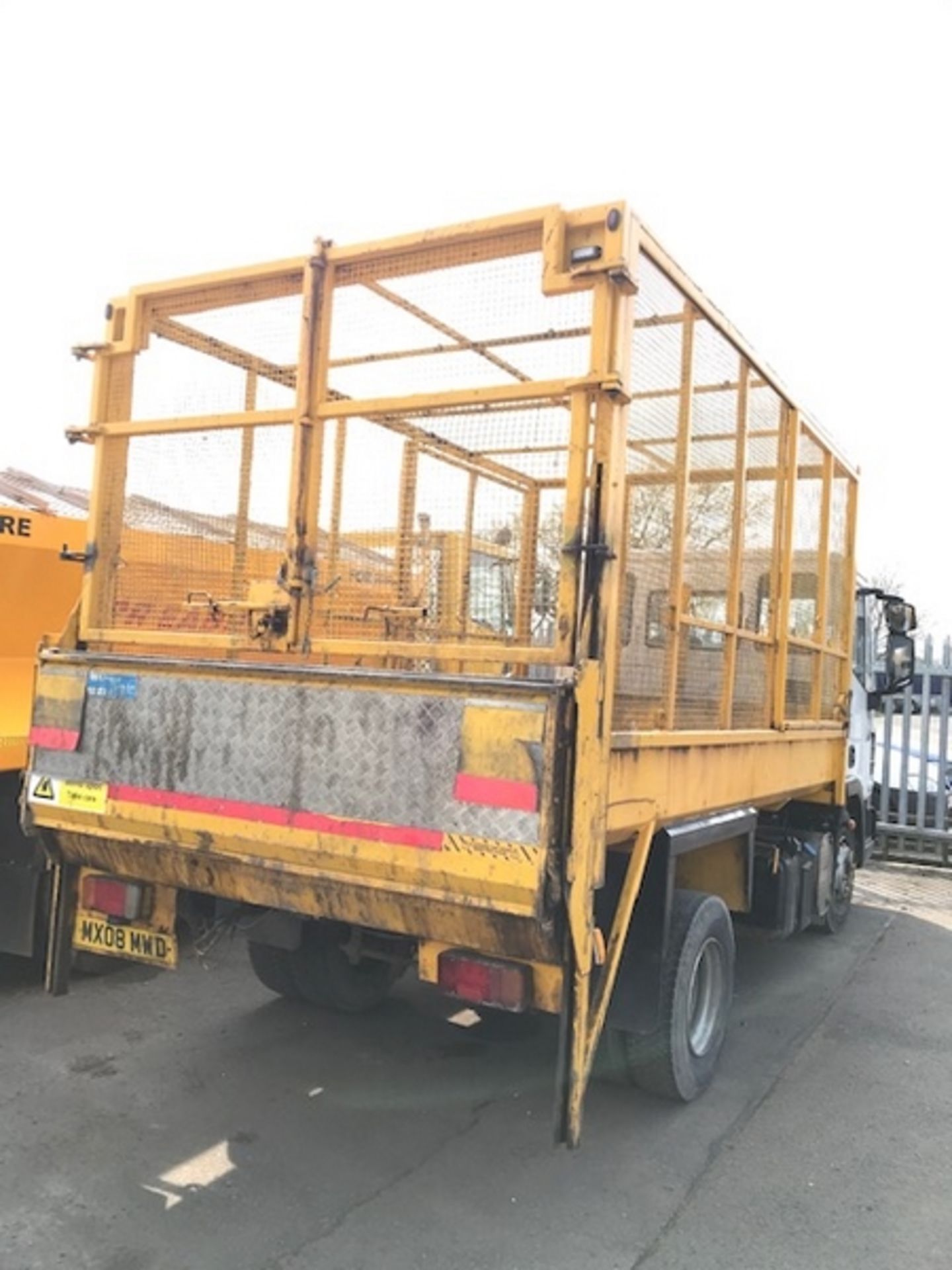 IVECO EUROCARGO 75 E16 4x2 Cage Sided Tipper Diesel - MX08MWD - Image 3 of 5