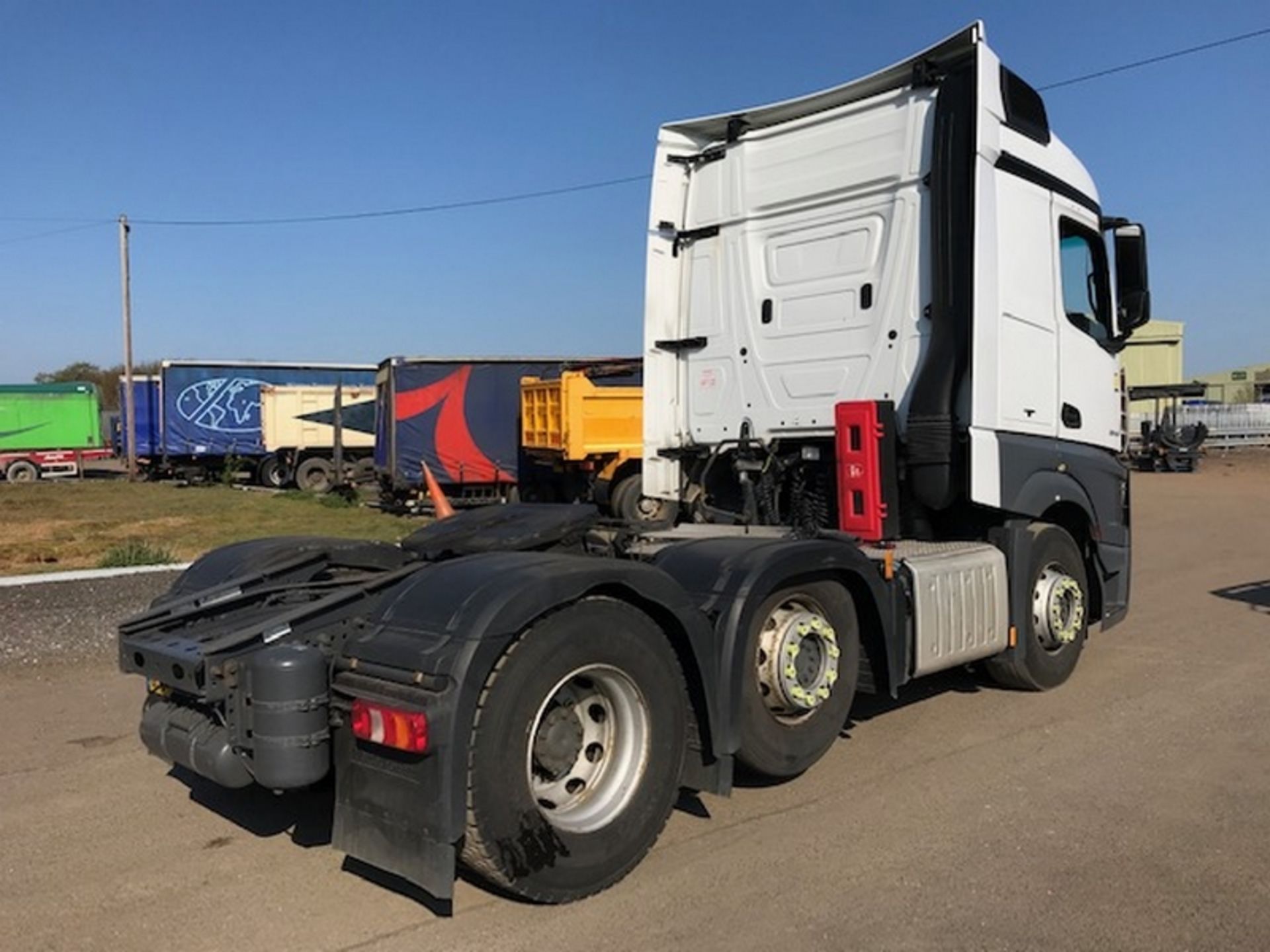 MERCEDES-BENZ ACTROS 2545 Bluetec 6 Midlift Tractor Unit 6x2 Diesel Automatic - GJ64GCF - Image 7 of 7