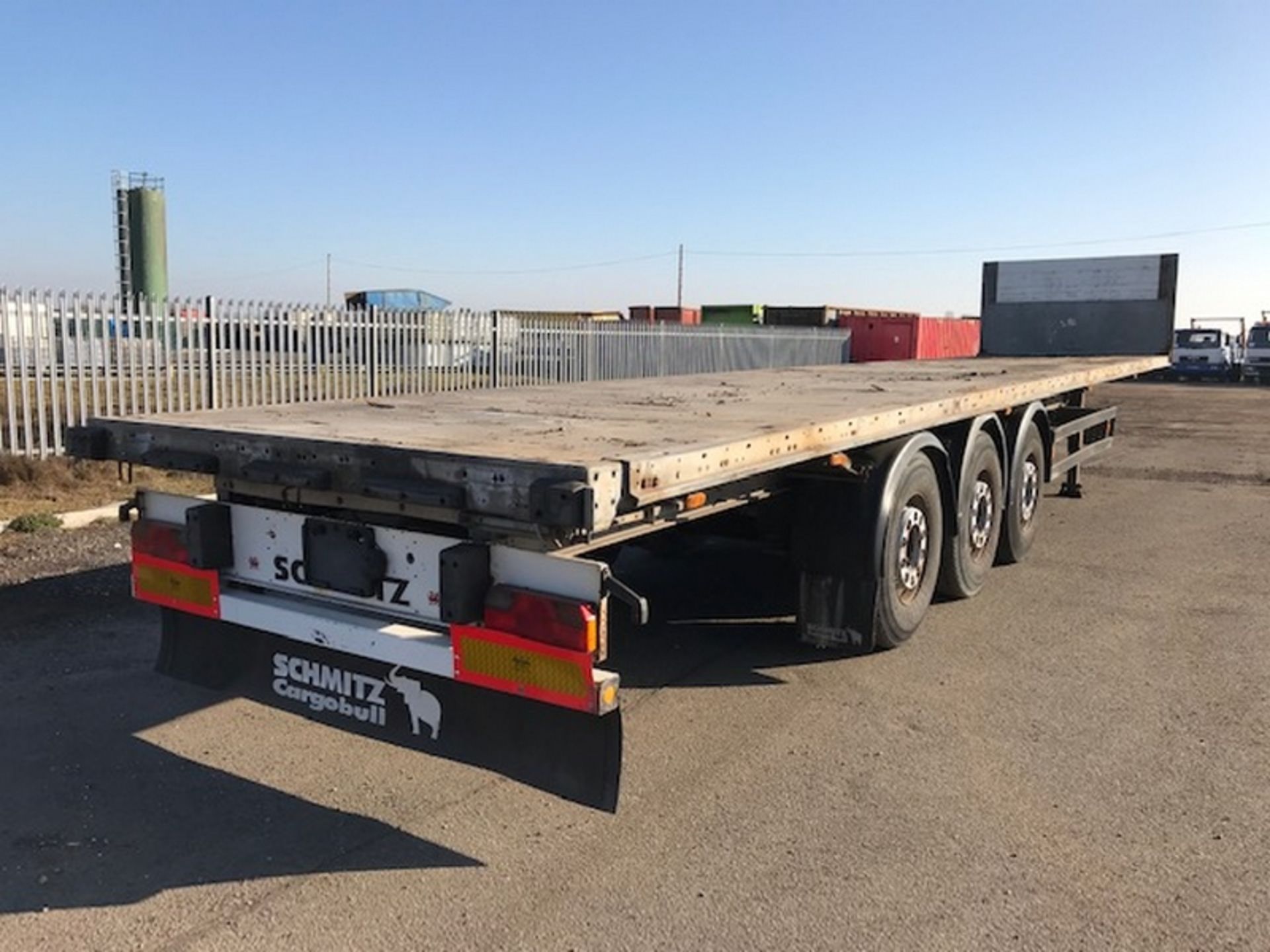 Schmitz Flat Trailer Tri Axle - 49P24-3 - Image 3 of 5