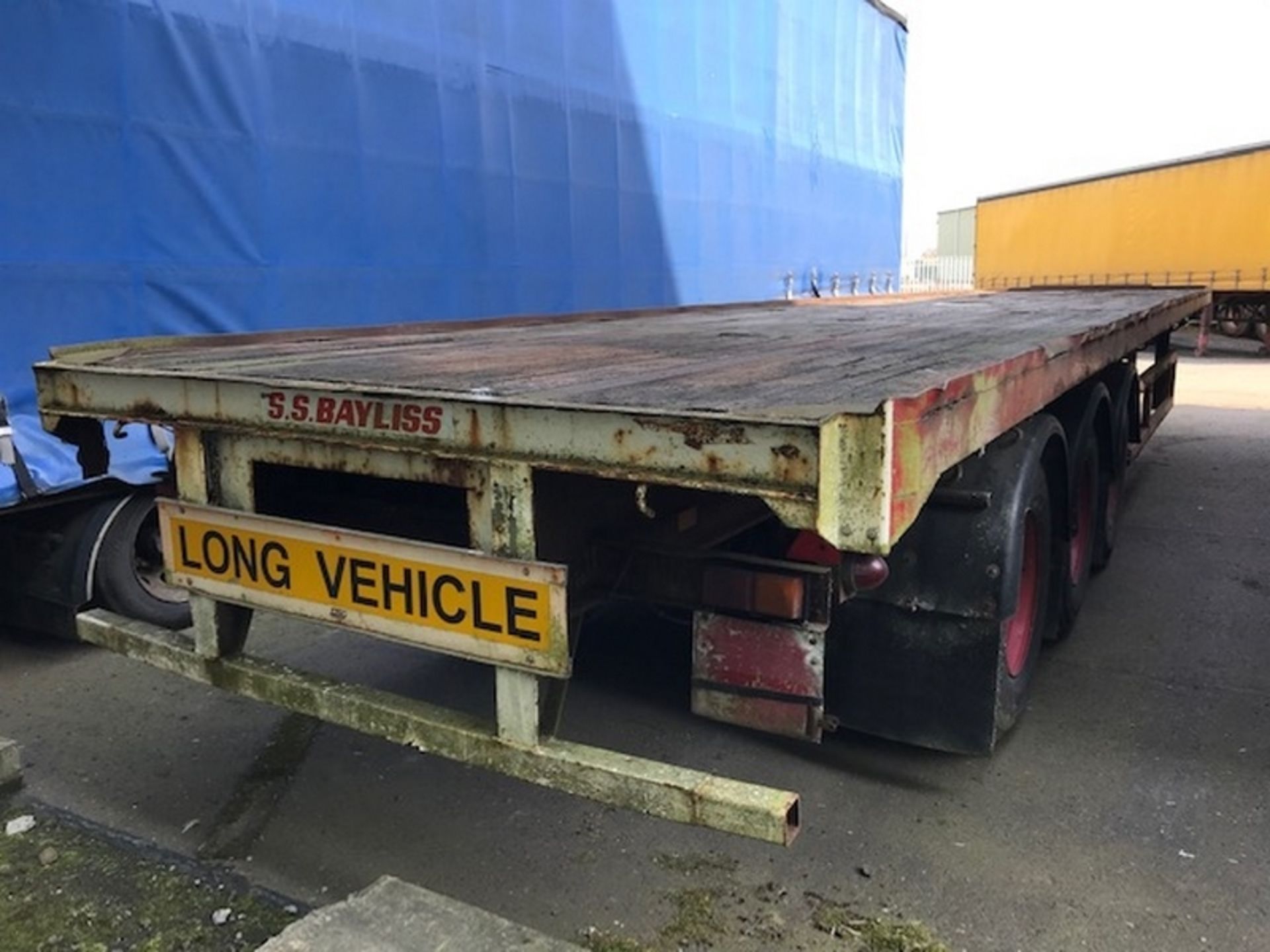 M&amp;G Flat Trailer Tri Axle - 50P100-1 - Image 3 of 5