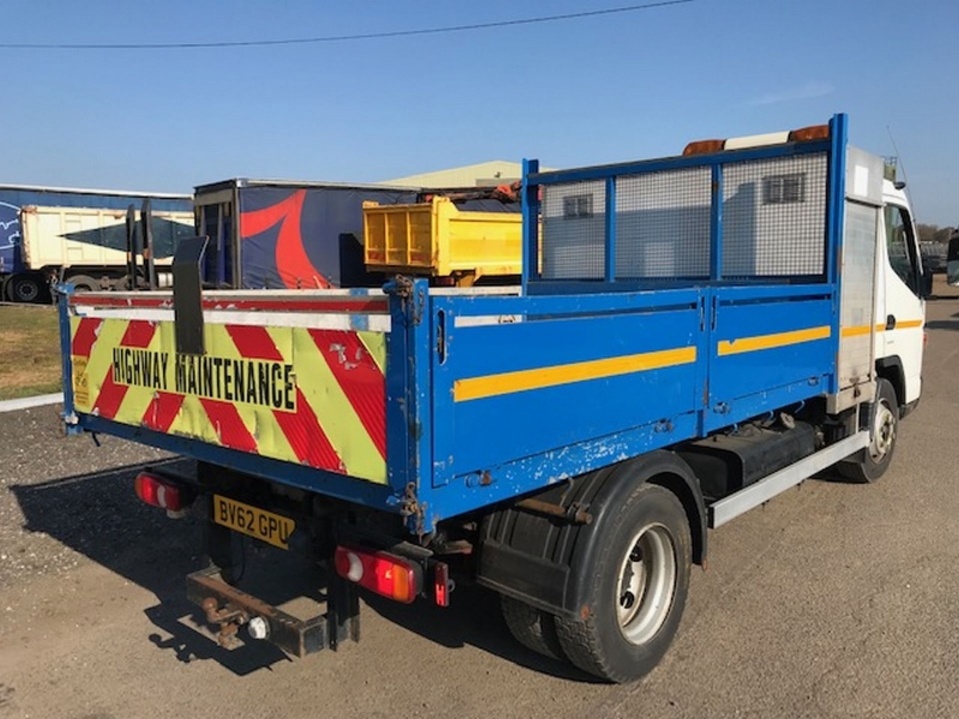 MITSUBISHI FUSO CANTER 7C15 Dropside Tipper 4x2 Diesel Automatic - BV62GPU - Image 6 of 8