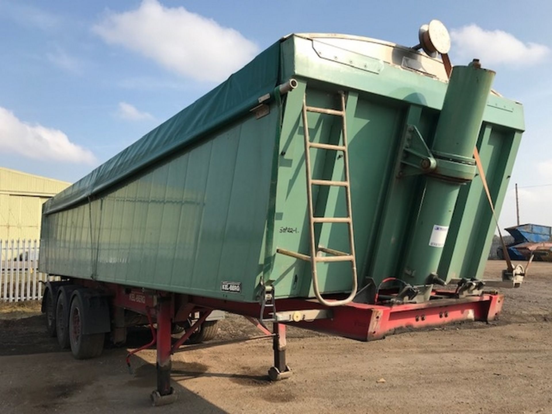 Kelburg Alloy Body Tipping Trailer Tri Axle - 50P22-1