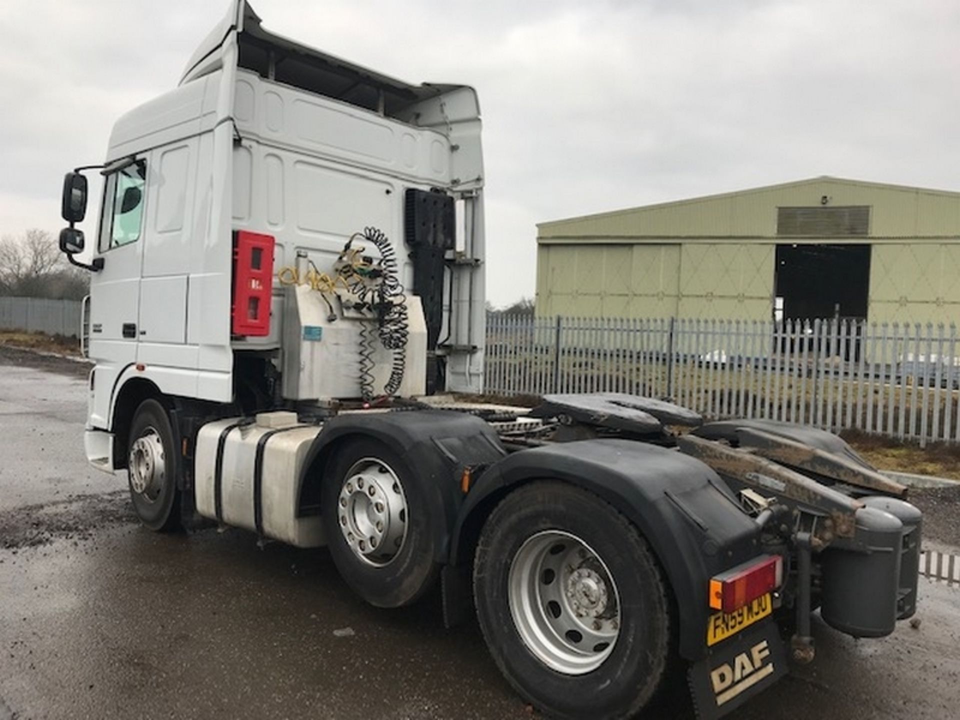 DAF XF105 460 Midlift Tractor Unit 6x2 Diesel Automatic - FN59MJO - Image 5 of 12