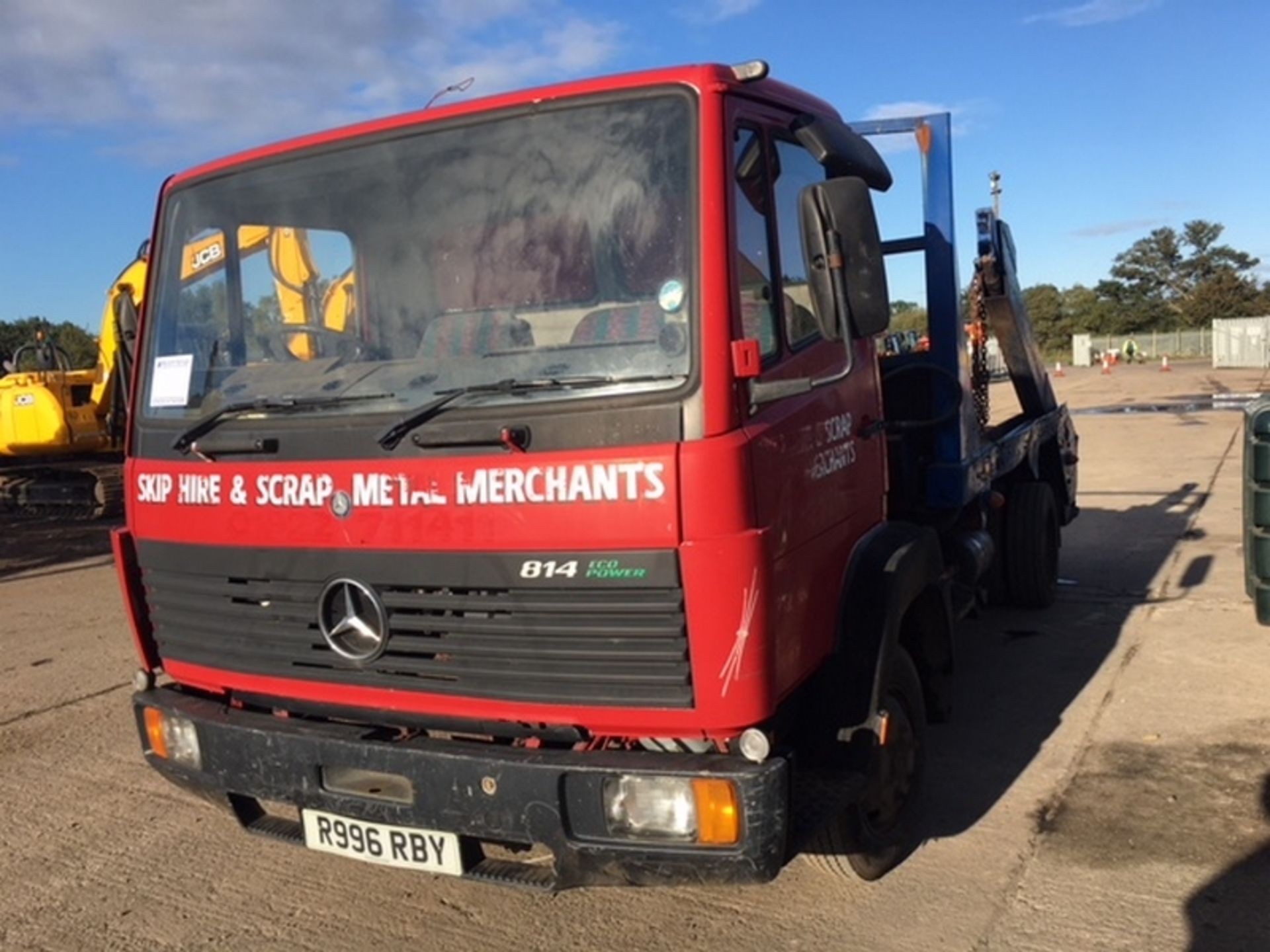 MERCEDES 814 Eco Skiploader 4x2 Diesel - R996RBY - Image 2 of 4