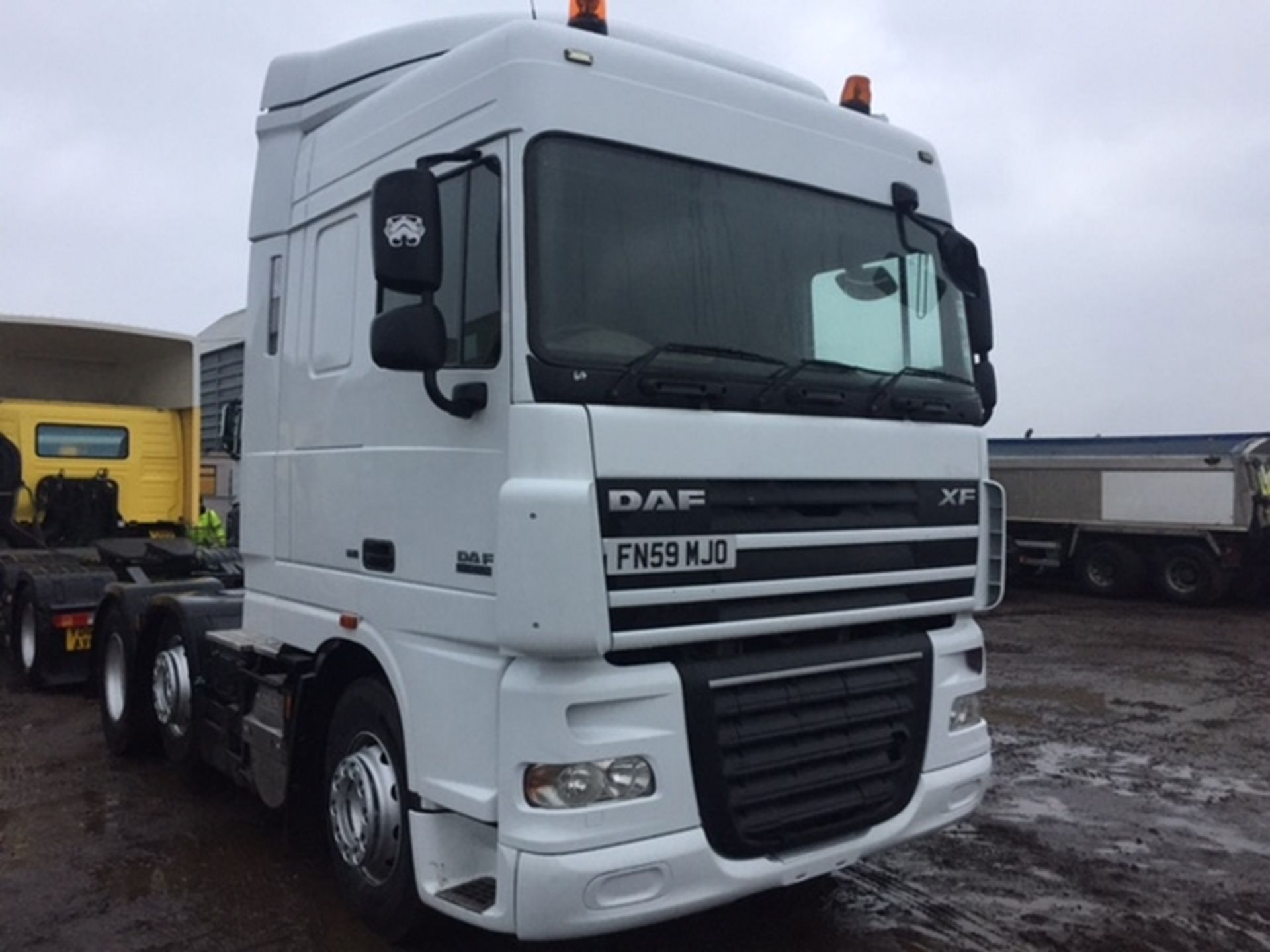 DAF XF105 460 Midlift Tractor Unit 6x2 Diesel Automatic - FN59MJO - Image 9 of 12