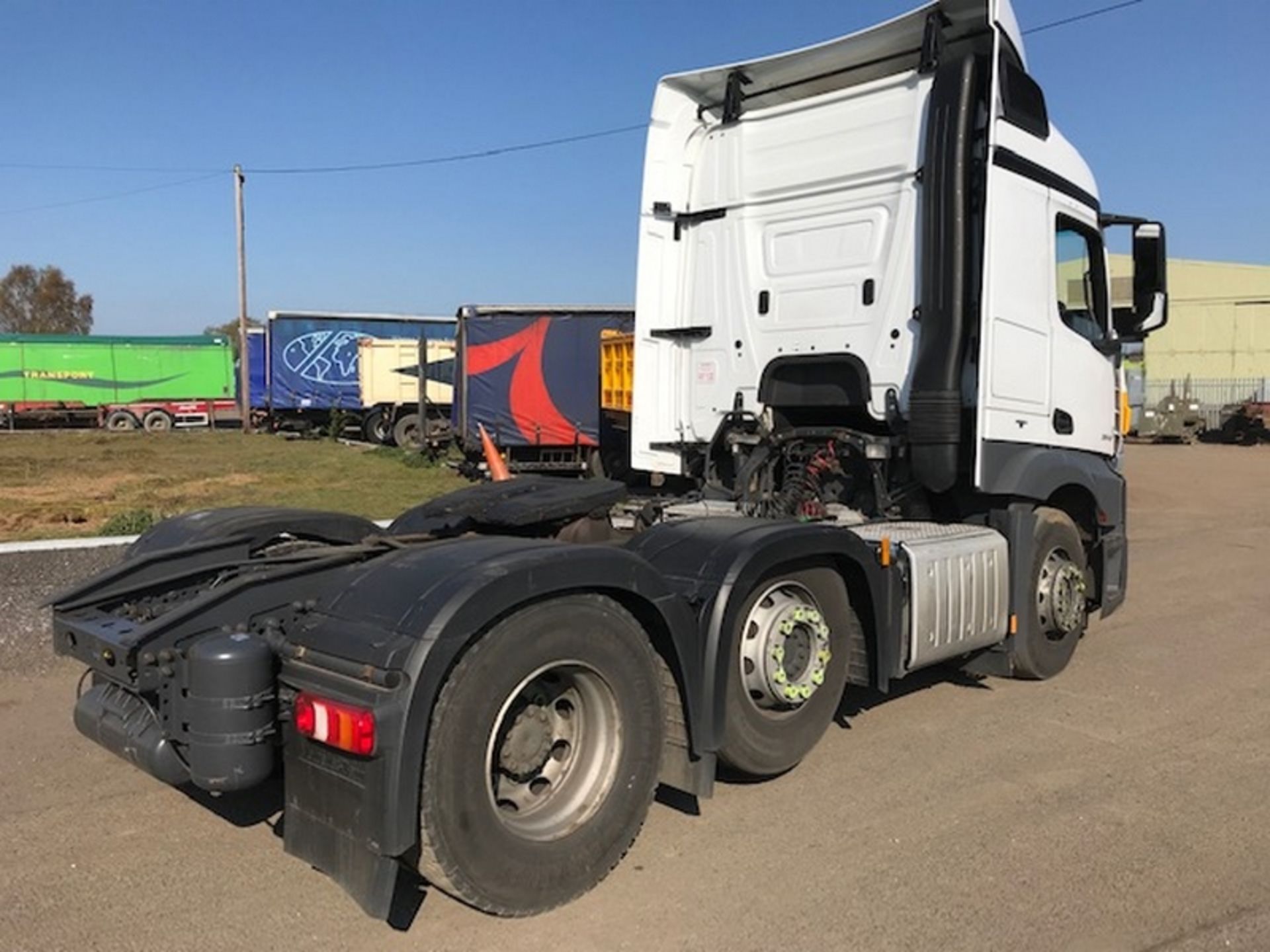 MERCEDES-BENZ ACTROS 2543 Bluetec 6 Midlift Tractor Unit 6x2 Diesel Automatic - PK64AEU - Image 3 of 7