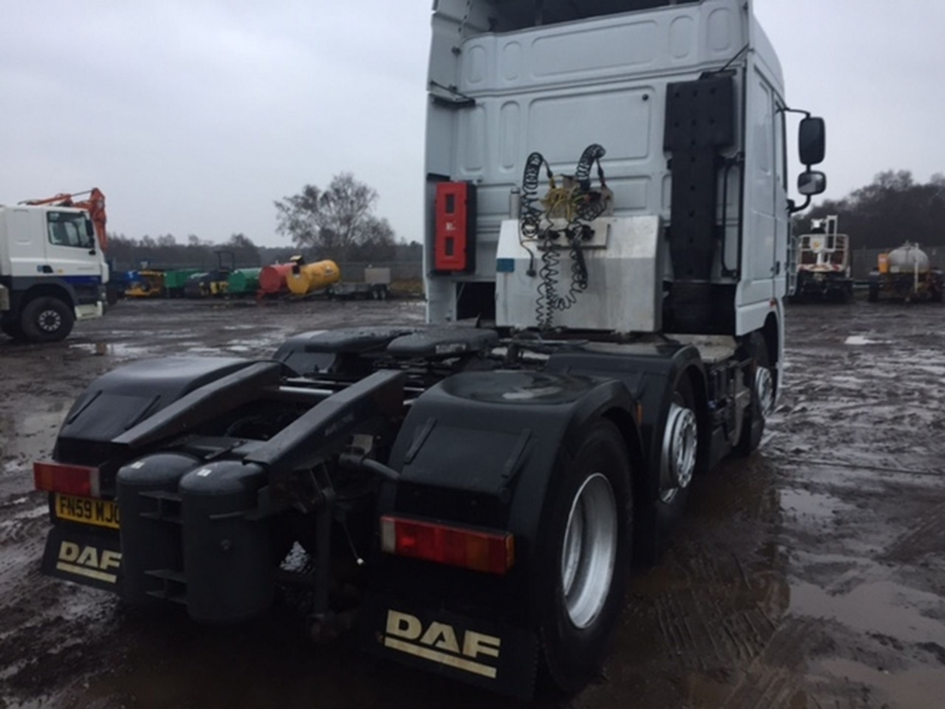 DAF XF105 460 Midlift Tractor Unit 6x2 Diesel Automatic - FN59MJO - Image 10 of 12