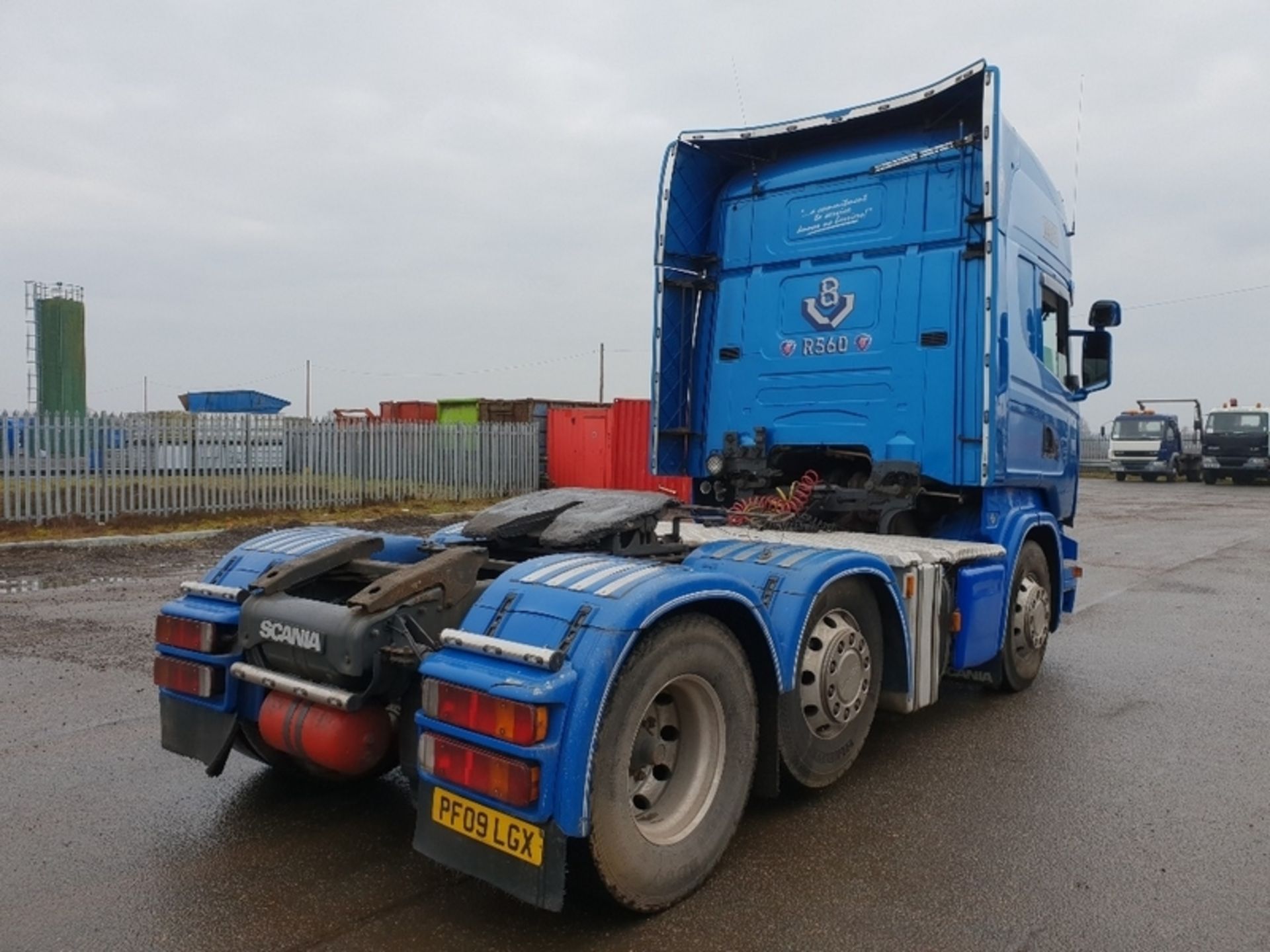 SCANIA R560 Topline Twin Steer Midlift Tractor Unit 6x2 Diesel Automatic - PF09LGX - Image 3 of 5