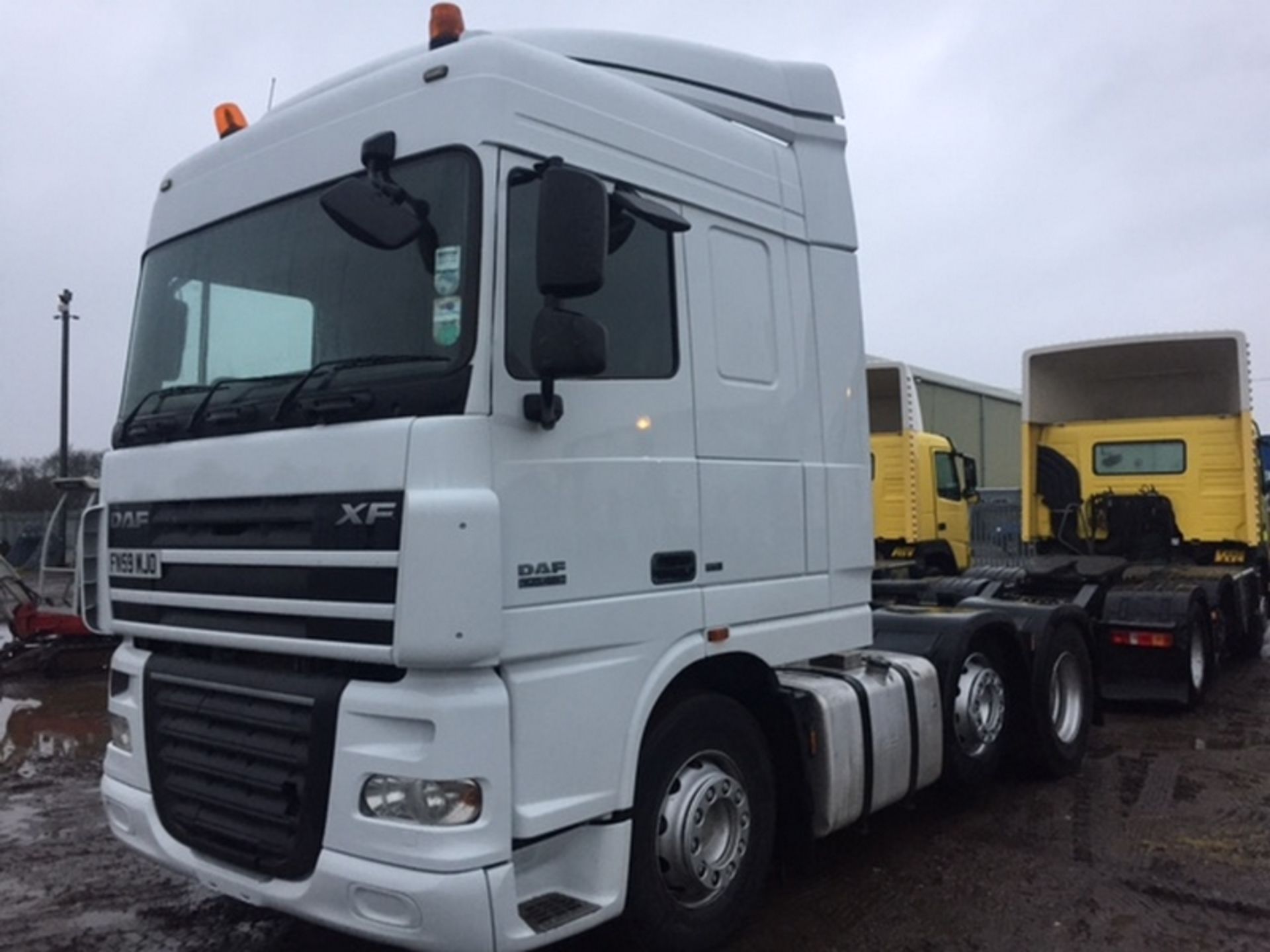 DAF XF105 460 Midlift Tractor Unit 6x2 Diesel Automatic - FN59MJO - Image 11 of 12