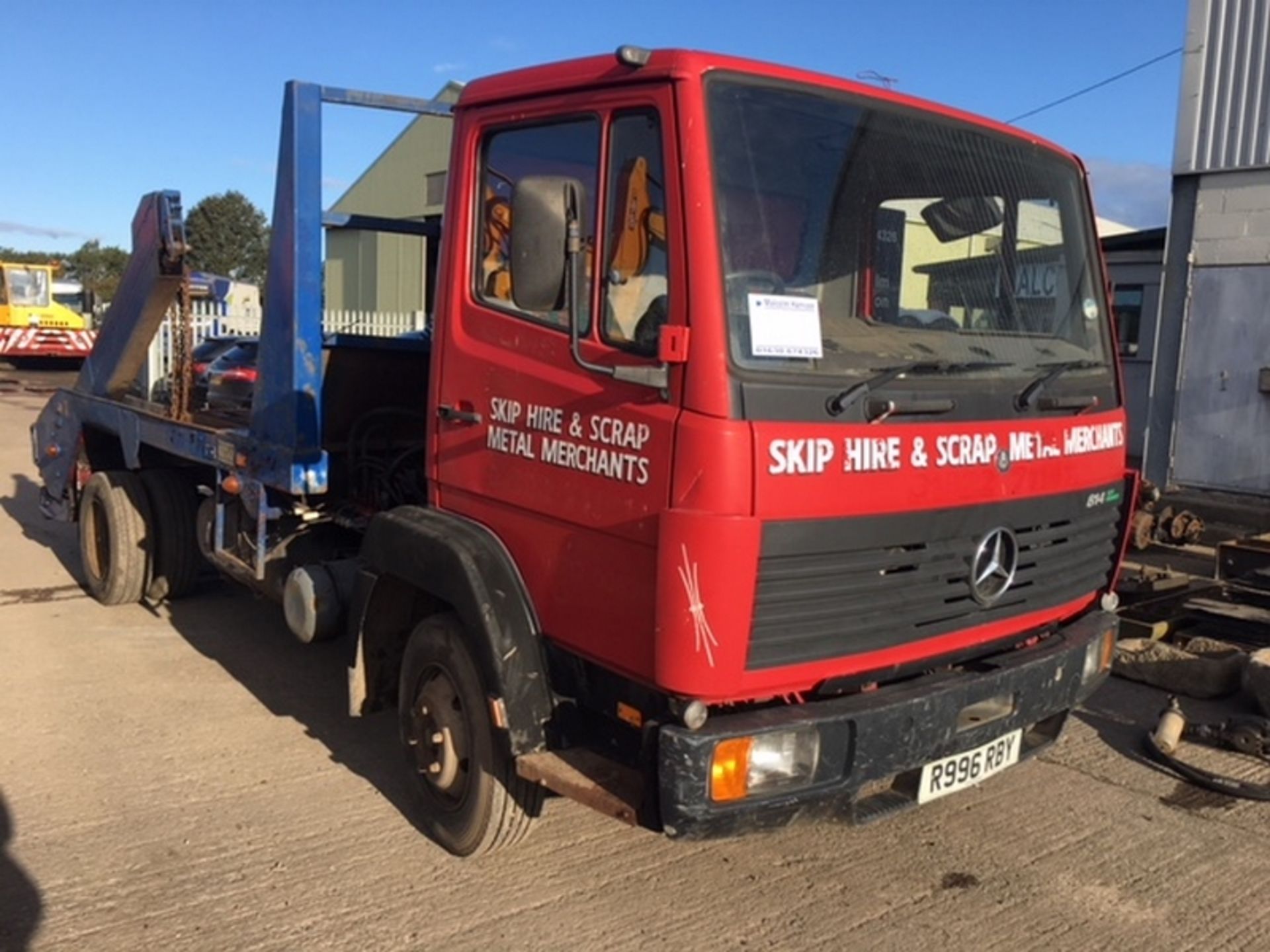 MERCEDES 814 Eco Skiploader 4x2 Diesel - R996RBY - Image 3 of 4