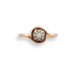 Bague tourbillon en or rose 18K (750°/00) sertie d'un diamant rond ancien. Tour de [...]