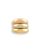 Bague trois ors godronnés 18K (750°/00). - Largeur maximale : 1.89 cm. Tour de [...]