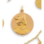 Pendentif en or jaune 18K (750°/00) Art Nouveau figurant un profil de femme signé [...]