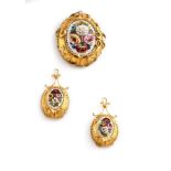 Parure en or 18K (750°/00) et micro-mosaïques : boucles d'oreilles et pendentif [...]