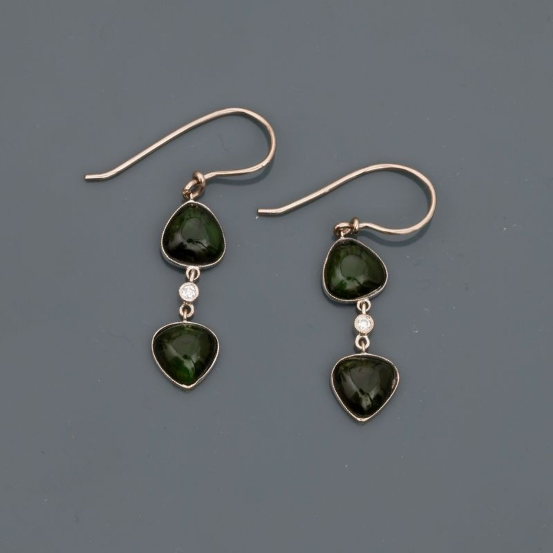 Pendants d'oreilles en or gris, 750 MM, ornée chacune de deux tourmalines vertes [...]