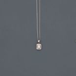 Chaîne et pendentif rectangulaire à pans coupés en or gris, 750 MM, recouvert de [...]