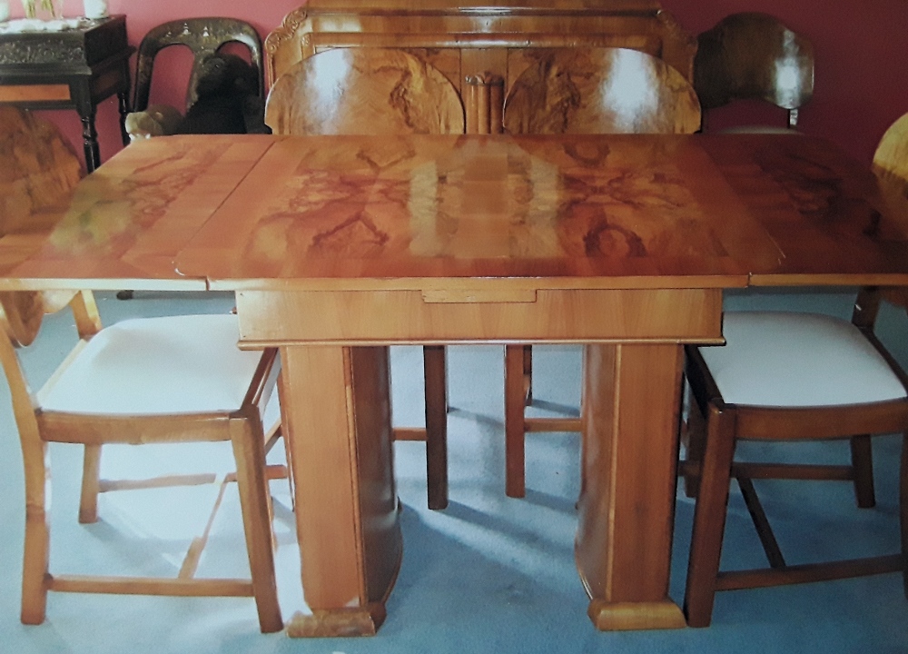 A stunning Art Deco burr walnut extendable dining table and matching sideboard drinks cabinet. - Image 7 of 12