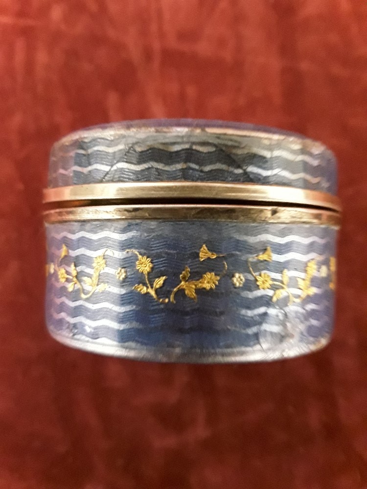 A possible silver gilt (mark rubbed) and enamel guilloche pill / trinket pot. - Image 5 of 7