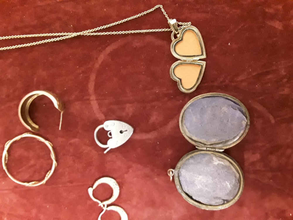 A 9ct gold necklace, an assortment of yellow metal earrings and lockets etc. - Image 3 of 3