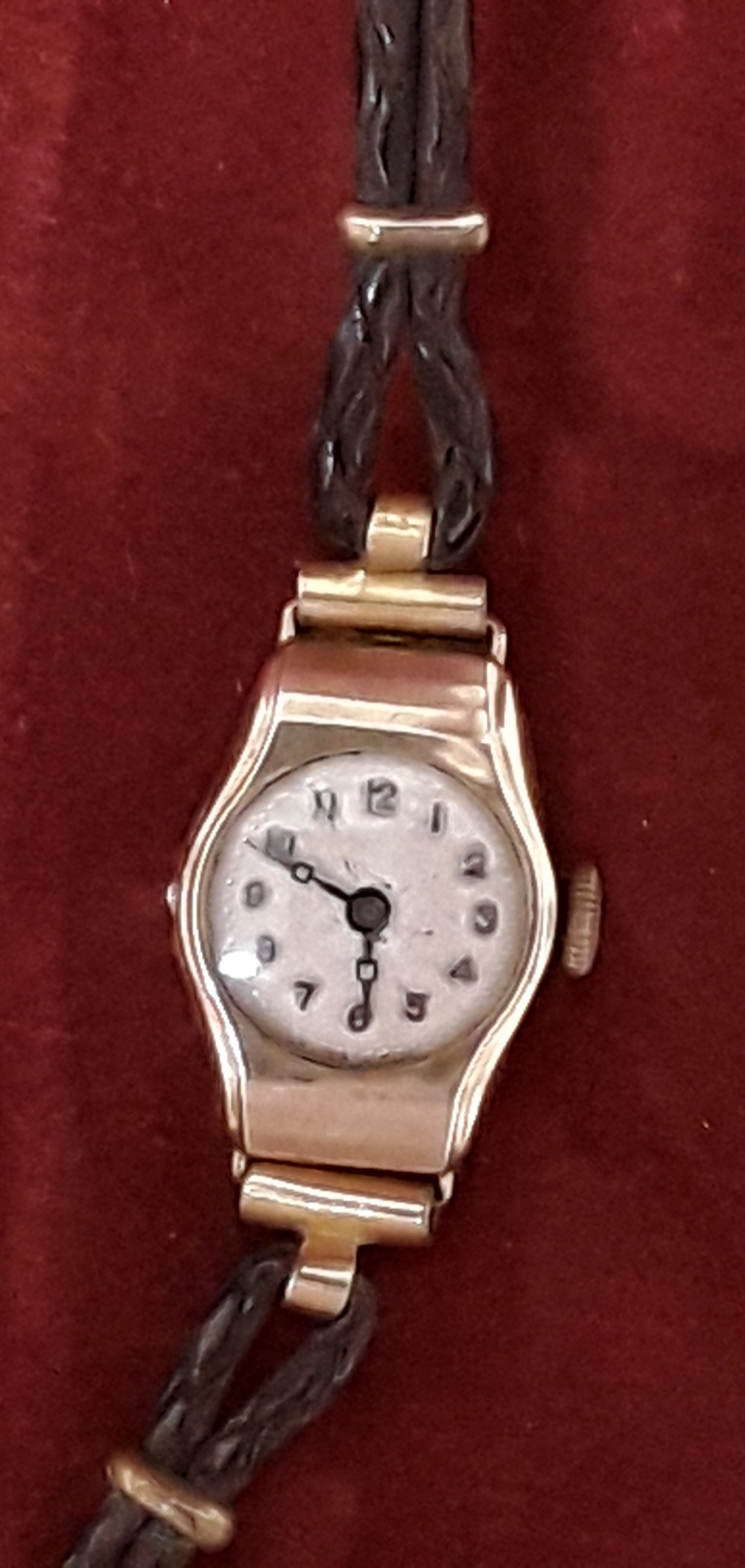 A lady’s 9ct gold cocktail /dress watch. - Image 4 of 4