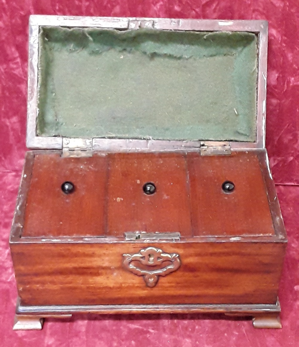 A small mahogany tea caddy. - Image 2 of 3