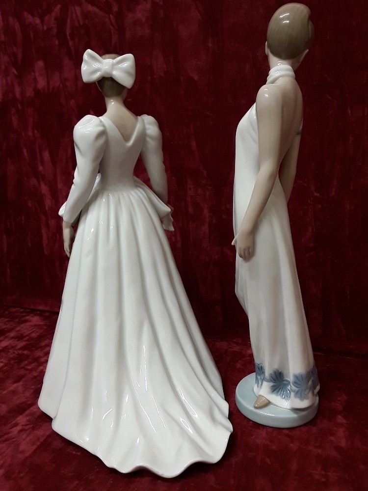 A pair of tall elegant Lladro figurines – both marked Nao Daisa 1994. - Image 3 of 4