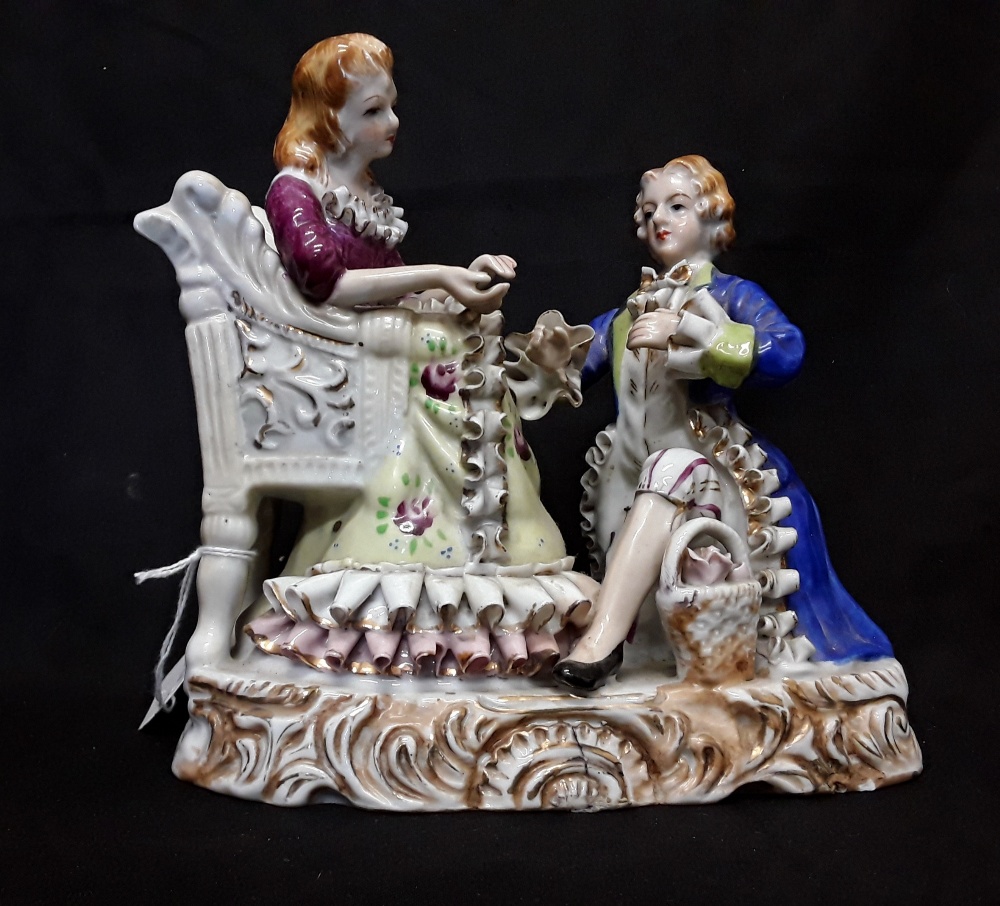 A collection of four porcelain and ceramic figurines. - Image 2 of 4