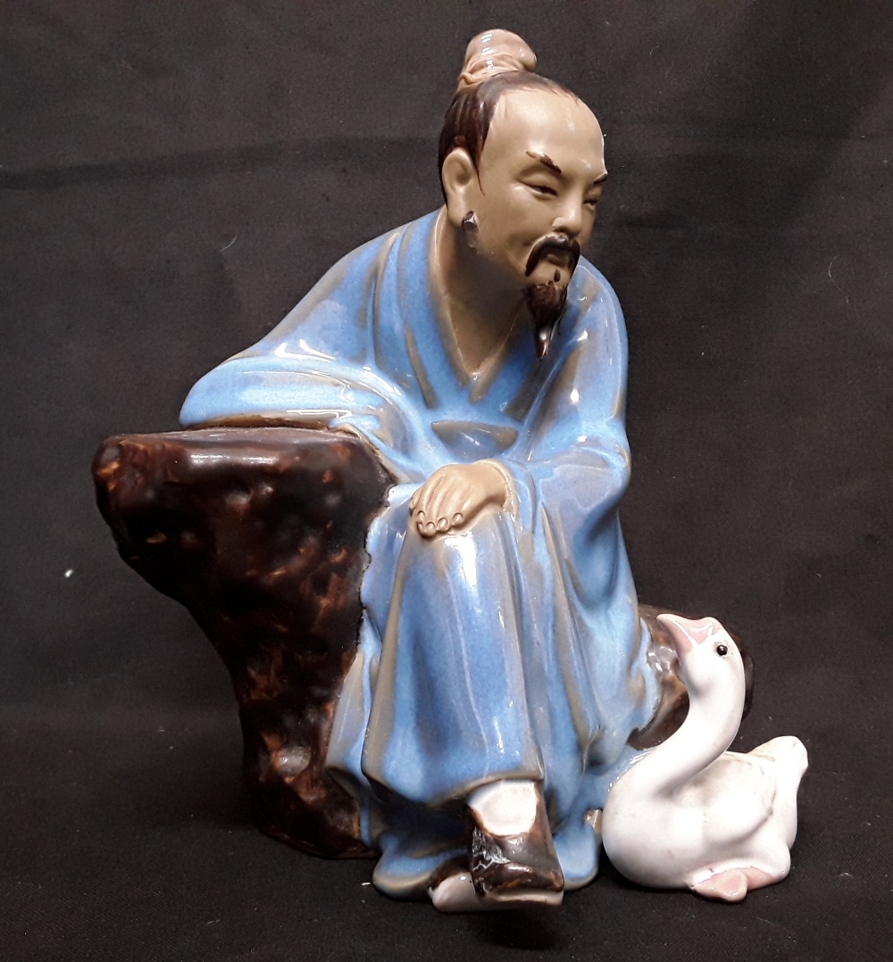 A collection of four porcelain and ceramic figurines. - Image 3 of 4