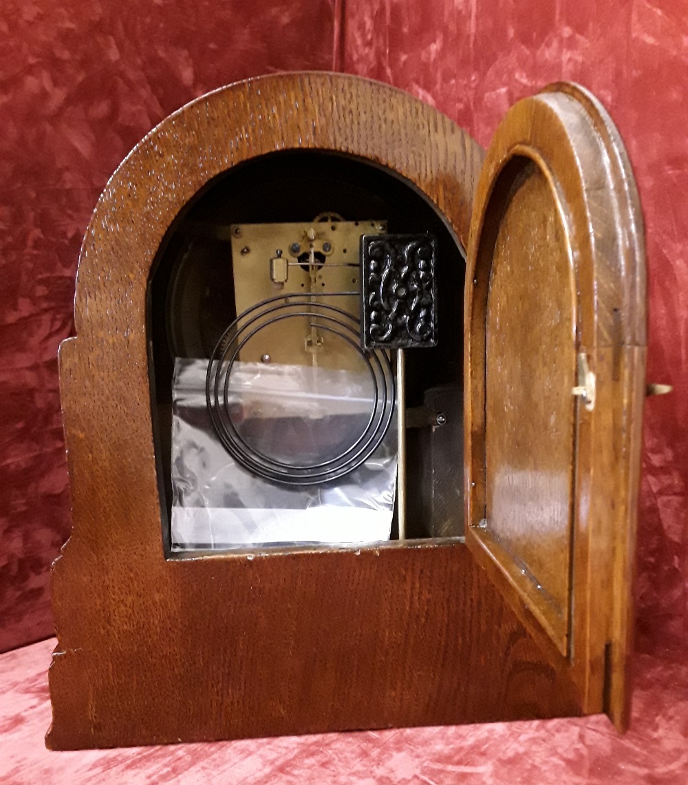 An Art Deco mantel clock with an unnamed mechanism and dial. - Image 2 of 2