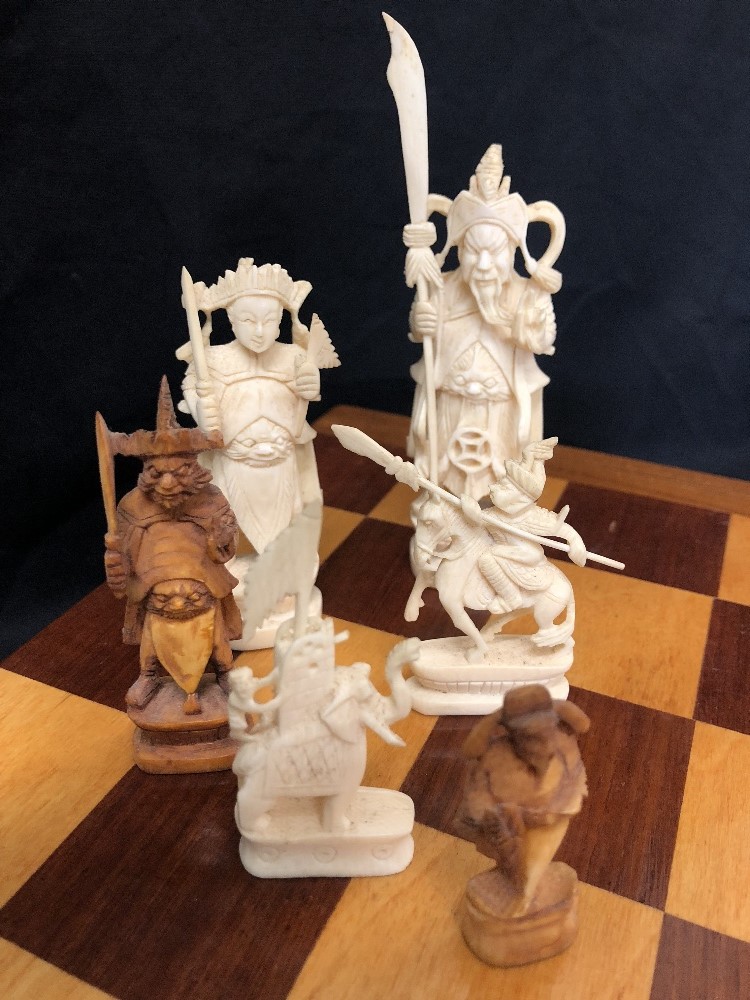 An ivory chess set - Image 4 of 4
