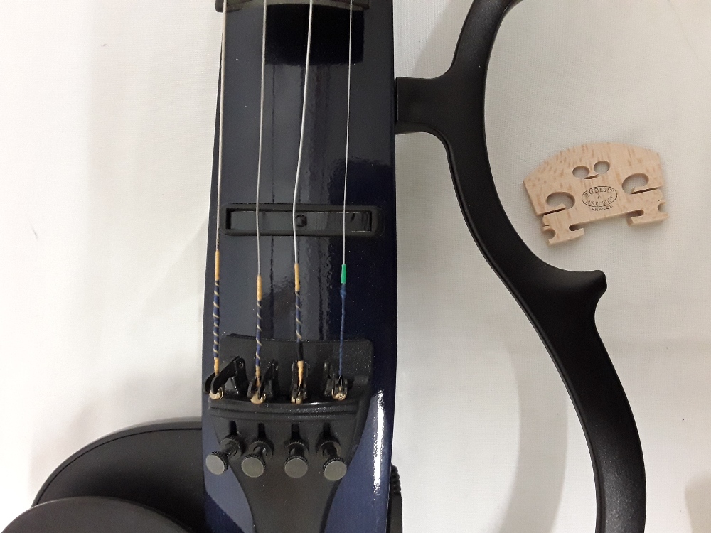 A Yamaha silent violin, full size in original box. - Image 4 of 5