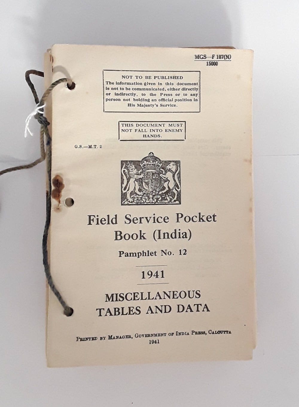 A quantity of WW2 Field Service Pocket Books.