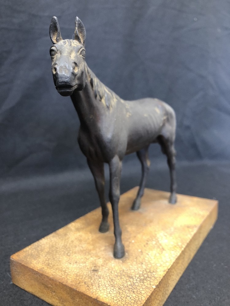 A metal horse painted as bronze, mounted on a wooden base. - Image 3 of 4