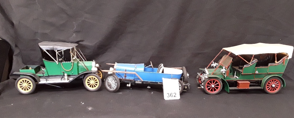 Two boxes of assorted's collectorsplastic model cars . - Image 6 of 7