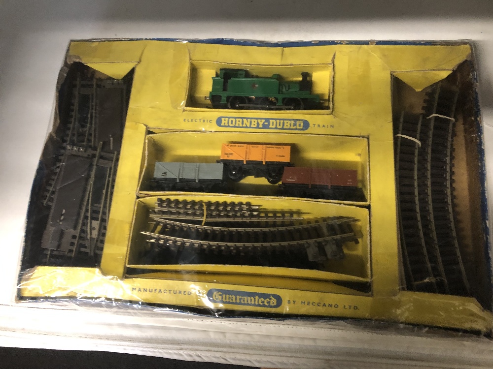 A vintage Hornby-Dublo (00 gauge) train set. in original box.