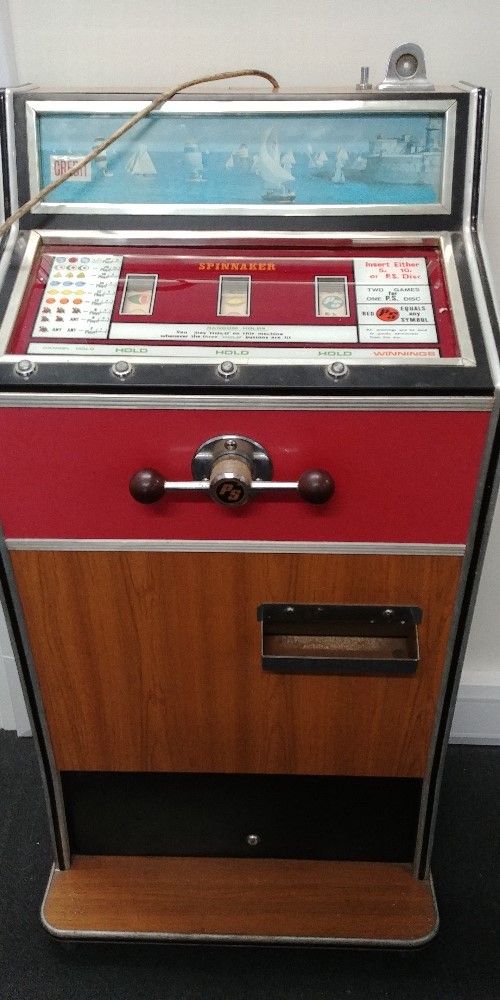 A Spinnaker fruit slot machine.