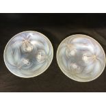 A pair of Art Deco opalescent glass bowls signed G.VALLON, Made in France between 1900 and 1940.