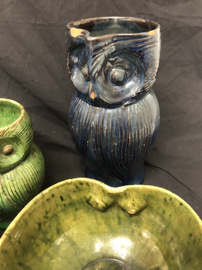 A collection of owl jugs and an owl bowl by Farnham Pottery. - Image 2 of 3