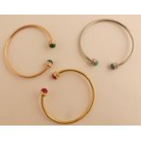 Trois bracelets en métal blanc-or-rose ornés de demi-perle & cristaux;"Possession".