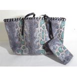 Georges Rech. Sac imitation python et sa trousse. Larg. 48 cm. -